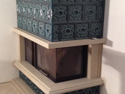 kamin, avatud nurgaga. kamin, kamin, kamin, kaminal ilus dolomiidist vooderdis, avatud kolle, ei ole ahi, on südamik, üleskäiva uksega. korsten, tuletoru, korsten viib suitsu korstnasse, lisatud kaunis element, asub esimesel korrusel, kaunis, avatud kolle, esifassaaf paekivist, sambad ja looduskivi, mis on kaunis.