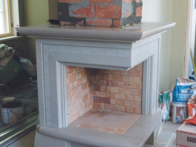 kamin,kamin, avatud nurgaga. kamin, kamin, kamin, kaminal ilus dolomiidist vooderdis, avatud kolle, ei ole ahi, on südamik, üleskäiva uksega. korsten, tuletoru, korsten viib suitsu korstnasse, lisatud kaunis element, asub esimesel korrusel, kaunis, avatud kolle, esifassaaf paekivist, sambad ja looduskivi, mis on kaunis.