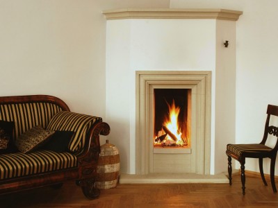 kamin, peasaaalikamin, kaunis, antiikne, dolomiidist kamin esimesel korrusel