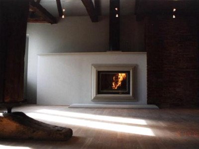 kamin, peasaaalikamin, kaunis, antiikne, dolomiidist kamin esimesel korrusel