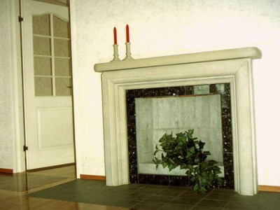 kamin, kaunis, kaminal ilus dolomiidist vooderdis, avatud kolle, ei ole ahi, on südamik, üleskäiva uksega. korsten, tuletoru, korsten viib suitsu korstnasse, lisatud kaunis element, asub esimesel korrusel