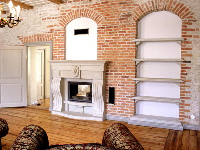 kamin, kaunis, antiikne, dolomiidist kamin, lõvpeaga.