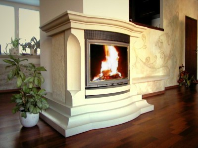 kamin, peasaaalikamin, kaunis, antiikne, dolomiidist kamin pööningul