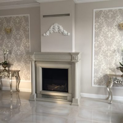 kamin, kamin sammastega