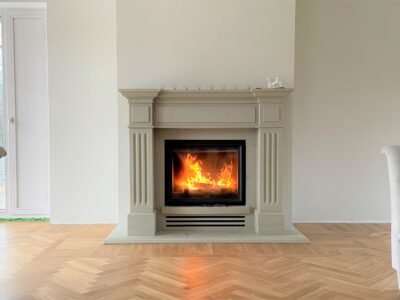 klassikaline südamikuga kamin