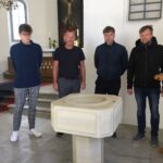 Kärdla Ristija Johannese kiriku altar ja ristimiskivi