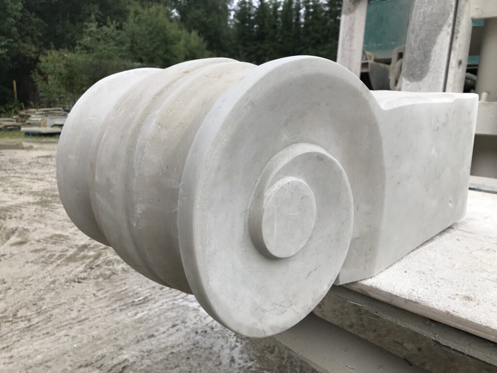 dolomiidist raidkivi